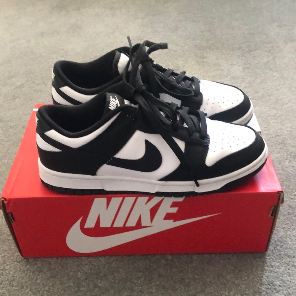 Nike Dunks Black & White Pandas Men’s size 8